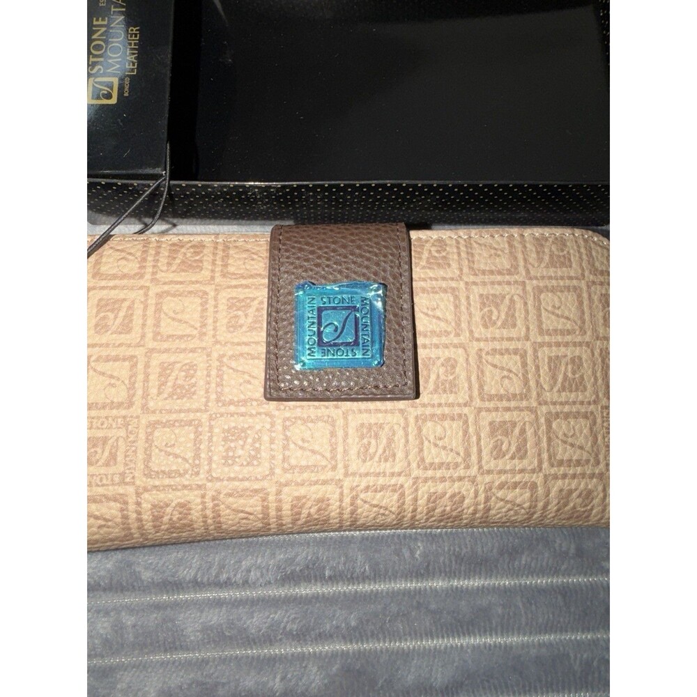 NWT Stone Mountain Brown Checker Board Bonded Leather  Zip  Wallet